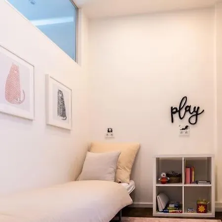 Apartment Design Altstadtperle Mit 2,5 Schlafzimmer- Waschmaschine - Parkplatz *
